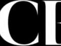 Καυτή Μελαχρινή Λυγίζει σε Λιντζερί για Απολαύσεις Αναλ σε Στάση Σκύλου