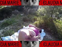 fat girl stuffs pussy with cookies for gay friend to lick