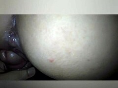 Vanuza Laure audaz agarra pareja delgada para intenso culo follado lésbico afeitado en acción fetiche voyeur