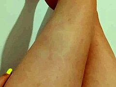 sexy legs and pussy ridin rough in public... oh god its so hot n wild...