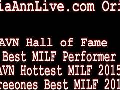 Hot milf Julia Ann gives blowjob with girlfriend?