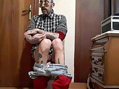 i'm melvincoficial enjoying my big cock with a fake vagina