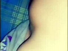 Τι γίνεται όταν η Μεξικανή φοιτήτρια τινάζεται στην στολή αναλ;