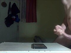 jerking hard and cumming on cassidyboo's face