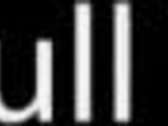 うわ、ショートヘアのダーシー・ダークがハードコアのアナルパウンディングを渇望してる…