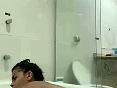 Wow Bia, Hot Morena Safada Masturbates With Bathtub Jet!