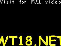 Myslím, táto sexuálna hottie je úplne očarujúca so svojím perfektným mladým 18+ telom, ktoré drsne cucá zrelý kokot.