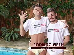 i love watching rodrigo weeh deepthroat cute teen 18+ boys backstage, their oral skills are amazing and so naughty