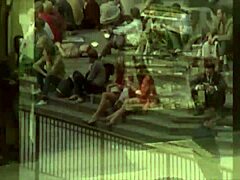 Эта винтажная иллюстрация показывает классический ретро-стиль мультфильмов из античной эры.