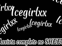 אייסגירלxx מעירה את בן הדוד עם מציצה חשאית לפני שהדודה תופסת אותם