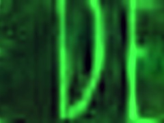 Młoda amatorka 18+ masturbuje ogoloną cipkę na zewnątrz w publicznej łazience na kampusie aż do orgazmu ze squirtem