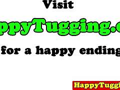 Masajista asiática tetona en zapatillas da paja en cámara oculta.