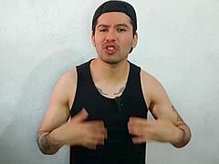 Convenci A Mi Compañero Hetero Casado De Mamarle Su Vergota De 20Cm En El Trabajo?