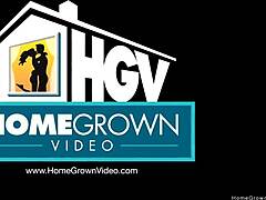 Exhibitionist couple loves fucking and showing off 😍