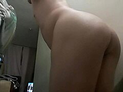 gay pasivo in intense group scene