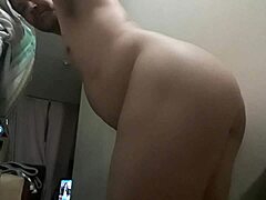 gay pasivo in intense group scene