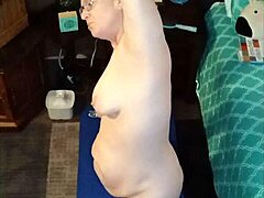 Good morning! Naked yoga with Vee 😊