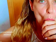 hermanastra de ojos verdes, your blowjob is incredible, keep going deepthroat!