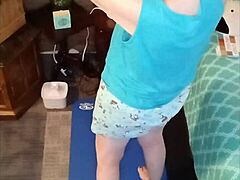 Good morning! Naked yoga with Vee 😊