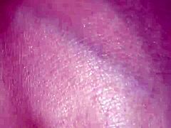 mi coño está cremoso mientras me masturbo hasta un orgasmo increíble en video vertical 1080p