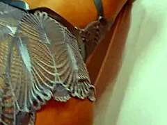 Botei Uma Lingerie Bem Sexy e Dei de 4 para o Boy da Amiga