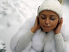 Podívej na ty horké amatérské cumshoty po celých obličejích a ústech v té divoké kompilaci