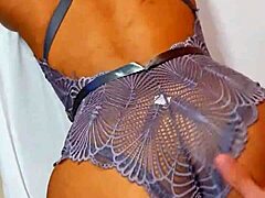 Botei Uma Lingerie Bem Sexy e Dei de 4 para o Boy da Amiga