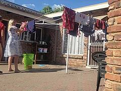 Cavolo! Mia moglie si fa sbattere all'aperto da un altro uomo!