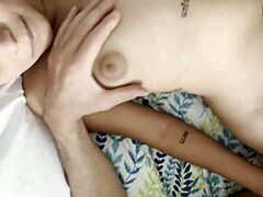 Watch me impregnate my curvy 18enne fidanzata with giant tettone in amateur interracial pounding!