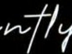 ¡Oye, mira a esta mujer con tetas grandes en la ducha con mi polla dura expuesta!