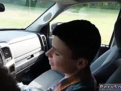 Budak etnik kongkek gay di pitstop luar