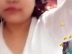 Sona bhabhi dedahkan putingnya dalam live chat web panas
