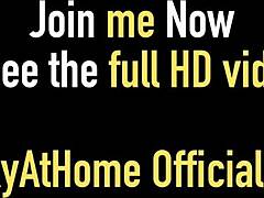 Blond Vicky Vette slikker og suger pik for sædafgang på patter