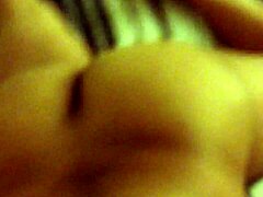 Does Anna Maria give retro blowjob to her hubby?