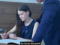 Hvorfor ikke lade mig komme i din stramme røv efter at have fanget dig med den dildo, stedssøster?