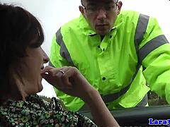 Mature British beauty gets serviced