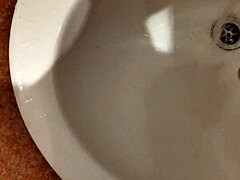 ¡Increíble! Sesión de Masturbación Mutua en Hotel de Egipto!