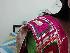 ओह भगवान, मेरी यंग स्टेपमॉम की चूत और गैंड को बीवर की तरह फक करने की तीव्र लालसा!