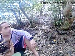 risqué en public, un inconnu jouit dans ma chatte serrée à la plage