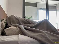 A Vizinha Me Deixou Gozar Dentro Da Bucetinha Para O Corno Chupar Quando Chegar