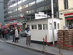 Η περιοχή Redlight του Βερολίνου κοντά στο Checkpoint Charlie