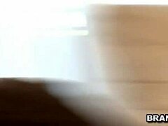 ปาร์ตี้เซ็กส์กับเพื่อนๆ Brandi Belle มาร่วมเย็ด