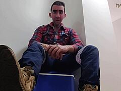 I'm a hot dilf stepuncle having a bad day so my step gay dad eats my rubber feet fetish