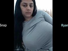 Rosasweet02 shows off her big tits on webcam