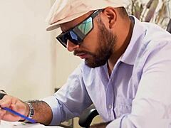 morena venezolana de gran culo pasa casting para ser actriz porno en per�