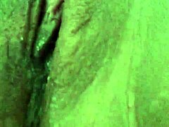 TEEN WET PUSSY PLAY WITH DILDO TOYS CUM SOLO