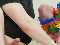 Лудата сладка е отведена в аналния приют за екстремно ебане на задника и лижене. Тя издържа неловките БДСМ сесии.