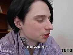 Ruská milf Tutor4K s velkými prsy se pustí do soukromého zralého šukání. Je to gay nebo straight akce s prsy?