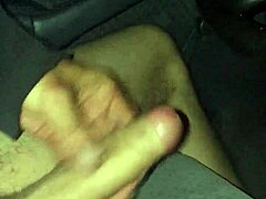 Kingcock05 Shows Off His Amateur Masturbation Skills