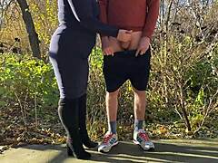 Mostohafiúm kényszerít kinky szabadtéri BBW milf seggdugásra cumshot-tal